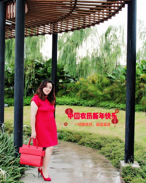 "A bit late post of cny theme"...📸@matthewckck ..My pretty red dress by @hanbai.store glamed with my hot red purse @celine and surely my comfy shoes by @csiriano...#selfie#stevydiary#thanksgod#instagram#walkwithstevy#celebratemysize#plusmodelmag#lookbookindonesia#ootd#ootdindonesia#ootdasia#ootdindo#BalgaMags#ootdfashion#styleindo#ootdbigsizeindo #pmmlovemybody#curvylicious#goldenconfidence#canon800d#fashionsignature#clozetteid