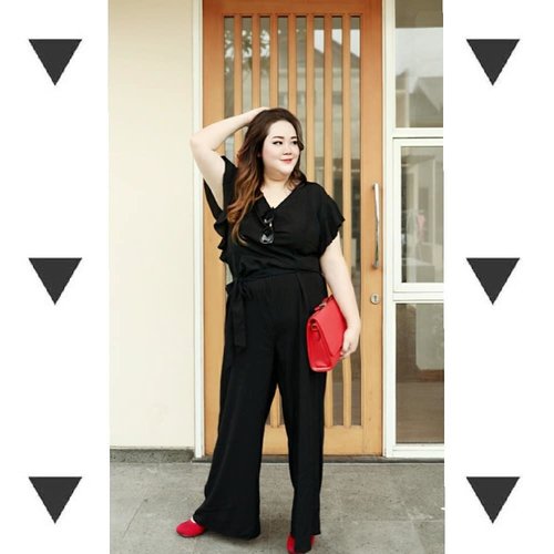 "Once in a while, I need to try different style😎😎"...#ootd#ootdfashion#summeroutfit#lifeissosimple#travelwithstyle#stylewithme #selfie#stevydiary#thanksgod#instagram#walkwithstevy#celebratemysize#plusmodelmag#lookbookindonesia#endorsement#ootdasia#clozetteid