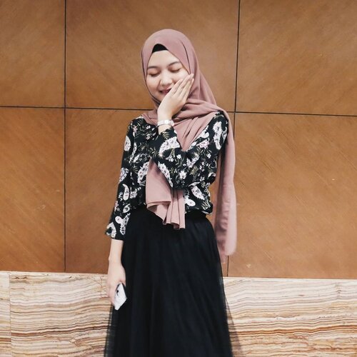 #throwback 🥰
.
.
.
#clozetteid #socobeautynetwork #ootdhijab