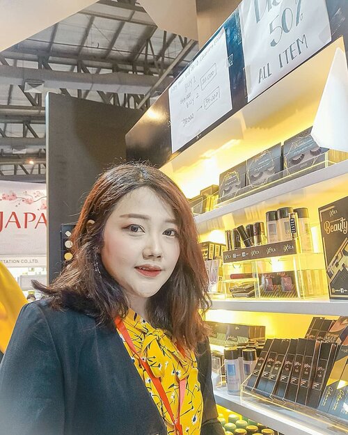 Thank you @cosmobeauteindonesia2019 dan @extica.id buat promonya yang mantap, all products 50% sukses ngeborong body mistnya, soalnya wanginya pada enak enak banget, I canlt choose.See you next years! ❤❤❤#l4l #likeforlikes #likeforlike #likebackalways #likeback #Clozetteid