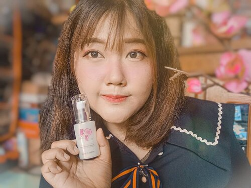 [SWIPE>>] SKINCARE JEPANG HALAL....Aku cukup amaze begitu tahu ada skincare dari negeri sakura yg halal , halalnya gimana dulu nih? Eits bener bener halal karena ada sertifikasi dari Japan Islamic Trust (JIT) dan skincare ini adalah 🍑@momohime_indonesia_officialYang mau kepo lihat IGS aku terus ya tentang hasilnya Peach White Essence dari Momohime, 桃姫＿＿＿＿＿＿＿＿Tidak mengandung babi, alkohol, surfaktan, bahan pewarna, dan kandungan mineral yang menyebabkan komedo.＿＿＿＿＿＿More to be reviewed soon on my blog ya.@clozetteid ＿＿＿＿＿＿＿＿#lfl💛 #lfl #likeforlikes #likeback #likebackalways