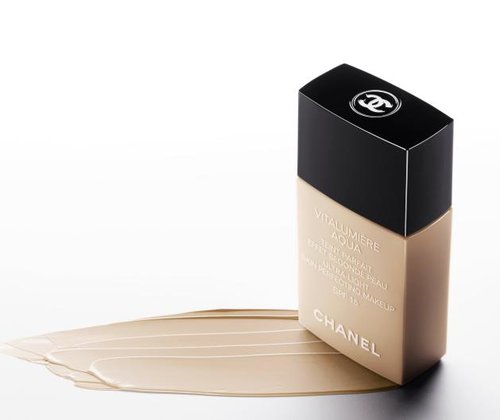 I've been using Chanel Vitalumiere liquid foundie for a while... it's the only liquid foundation so far that doesn't break my skin out. It also makes my skin smooth & silky. Now they got the 'aqua' version. I want it so much!!<3