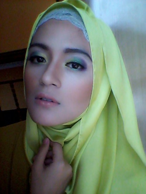 #FOTD #ClozetteID #GoDiscover #KhalisaLipCare #fashion #hijab #makeup