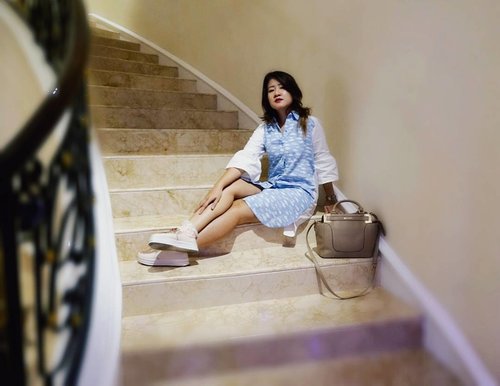 Think like queen. A Queen is not afraid to fail. Failure is another stepping stone to greatness //////////////////////////////////////////////////////////////////////////////////
.
.
.
Shoes @bataindonesia
Mini Dress @mataharideptstore
Bag @polominobag by @zaloraid
.
.
.
.
.
.
.
.
.
 #clozetteid #brilistylelook