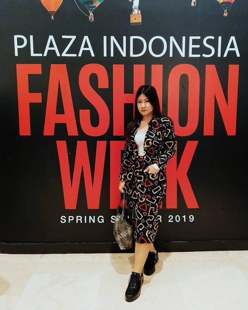 Plaza indonesia Fashion Week Day 2 collection from @bcbgmaxazria #pifw2019 #plazaindonesia #clozetteid #ootd #fashionshow 
#streetstyle #womenswear #womensfashion #model #instafashion #outfit #ootd #koreafashion #dailylook #스트릿패션 #오오티디 #아웃핏 #데일리룩 #데일리코디 #데일리 #스타일 #패션 #모델 #가로수길