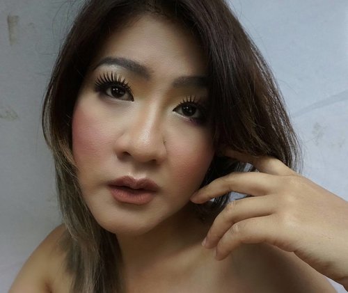 Terkadang telinga pun sakit jika ada berbicara jahat ttg ----- .
.
.
Kira aku sudh mirip diriku blm ???? 😂😂 *caption cuapcuap**
.
.
#clozetteid #instago #instadaily #thepowerofnude #selfie #selca #selfiecantik #beautiful bblogger #blogger #makeup #nomakeup