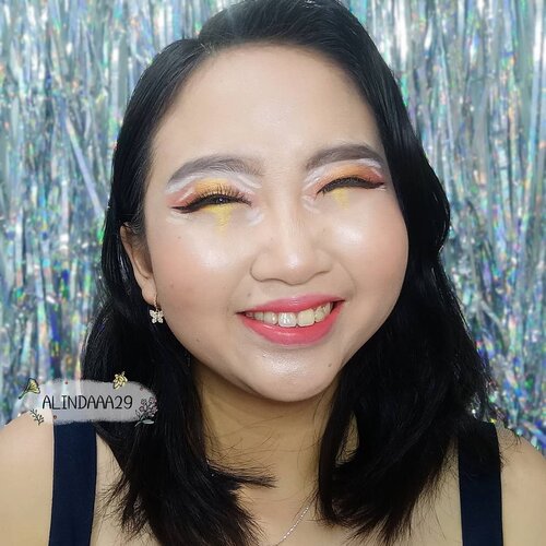 ~ Recreate Look.Nah, buat kalian yang pengen tahu apa aja produk makeup yang aku pakai untuk recreate makeup look nya ka @minyo33 langsung ceki ceki caption ini yass! Mirip ga mirip yg penting semangat terus ❤ ..Product used:@bhskin.co.id aloe vera gel@pixycosmetics make ot glow skin primer@makeoverid ultra cover liquid matte foundation@maybelline fit me concealer@riveracosmetics luminous micro powder@makeoverid perfect cover two way cake@makeoverid face contour kit@madame.gie eyeshadow & blush on 09@makeoverid riche glow highlighter@makeoverid eyebrow definition kit@mizzucosmetics eye base makeup@beautyglazed 35 color eyeshadow@wardahbeauty eyeliner pencil@purbasarimakeupid jet black eyeliner@artisanpro fake eyelashes@wardahbeauty wondershine@silkygirl lacquer lipcolor balm.@beautycollab.id@beautygoers@bloggirls.id@beautiesquad@kbbvbyacb@setterspace@bvloggersjateng@beautybloggerindonesia@bunnyneedsmakeup.#AForAlinda #alindaaa29 #alindaaa #alinda #byalindamakeup #BeautyBloggerIndonesia #BvloggersJateng #BeautyCollabID #BeautygoersID #BloggirlsID #Beautiesquad  #KBBVFeatured #Bunnyneedsmakeup #SetterSpace #ClozetteID #ClozetteBeauty