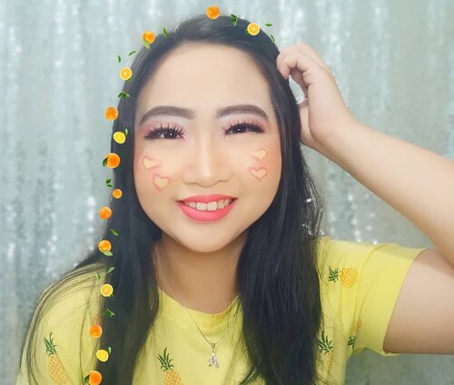 ~ sept 11, 2019.yellow, so in Love 💛.❗SEPTEMBER CERIA❗🌈 MAKE UP LOOK 🌈.product used:@maybelline baby skin pore eraser@riveracosmetics cover it all foundation@maybelline instant age rewind concealer@riveracosmetics luminous micro powder@makeoverid eyebrow definition kit@maccosmeticsid palette 78 colours@pixycosmetics line & shadow@makeoverid hyperblack superstay liner@ramajee.lashes fake eyelashes@avionebeauty x @inivindy magic palette@makeoverid riche glow face highlighter@pixycosmetics lipcream 15 uptown peach..seperti biasa, edit fotonya di @meitu.app_id pake sticker2 lucunya 🍊.#AForAlinda #Alindaaa29 #Alindaaa #Alinda #jalani_nikmati_syukuri #rezekigakketuker #clozetteid #yellowismyfav #yellowtime #meituapp #meituindonesia #kbbvmember