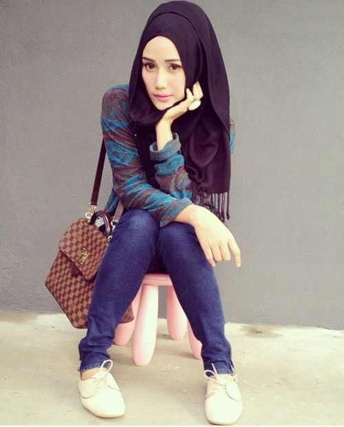  Internet Inspiration - Casual yet trendy Hijab outfit.