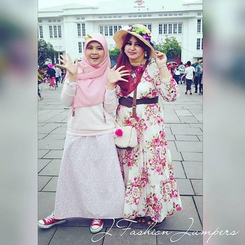 @zaloraid @clozette #Clozette #ClozetteID #HDILAsia #tryanotherlook🌹💜🌹 #flowerpattern #flowerprint #ootd #modestfashion #coveredstyle #scarf #headscarf #fashion #style #modesty #stylish #vintagefashion #vintagestyle #instafashion #hijabstyle #hijabindonesia #scarfstyle  #kotatuajakarta #jakartastreetstyle #MuslimahTraveler #kawaiistyle #stylishtraveler #OOTD #gyaru #gaijingyaru #ギャル