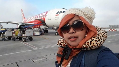 Tue, August 15th, 2017--- #Touchdown at #AdiSucipto #InternationalAirport . Thanx #AirAsia !... #Niceair in #Yogya! @meilina_kurniawati :  @dewirahmawati29 : I'm here now! Hohoho
-
-
-
-
-
-
-
#clozetteid 
#modestwear
#hijabtraveler
#leopardpattern
#denim
#Yogyatrip