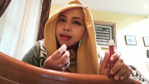 Wed, June 14th, 2017 --- #Review #ESQACosmetics
#MatteLipLiquids : video dibuat sekitar jam 10.00 , alhamdulillah sampe sore tetap ngga perlu touch up! 😘💋
🌟🌟🌟🌟🌟/5
-
-
- ❤💄🎁 Alhamdulillah  dapat #RezekiRamadhan lewat #ClozetteIndonesia @clozetteid & @esqacosmetics #ESQACosmetics as the #Winner of #SocialRace #May2017. Ada hadiah paket  #MatteLipLiquids & #SatinLipCrayon senilai IDR 1.000.000 . InshaAllah akan saya coba besok 💋Thank you, #clozetteid & #ESQA 😘 -
-
-
-
-
-
-
#makeup #cosmetics #beauty #present #gift #grateful #blissful #Ramadhan2017