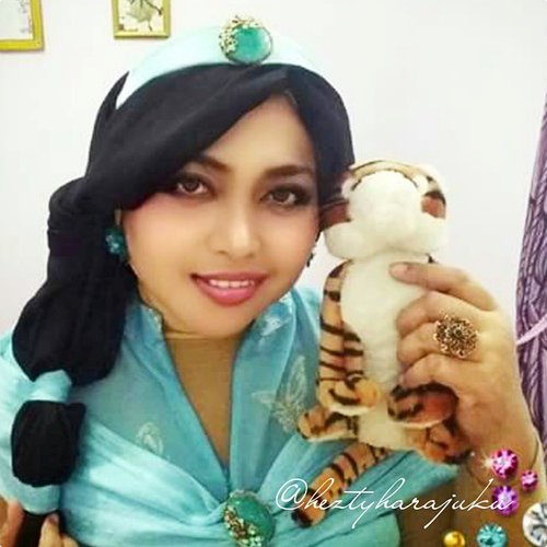 💜👒💜 #GoDiscover Hijab Challenge @clozetteid minggu ke-1dengan tema:  #ItsSoYou 🌸... ... #PrincessJasmine from #Disney #Aladdin is my #favorite #Princess #character ever!... She is a #daddysprincess ... she loves her tiger... #independent #brave and she really knows what she wants.... well, I can say that we have so many #similarities and some people call me : Jasmine 😄 💜🎀💜 #ClozetteID