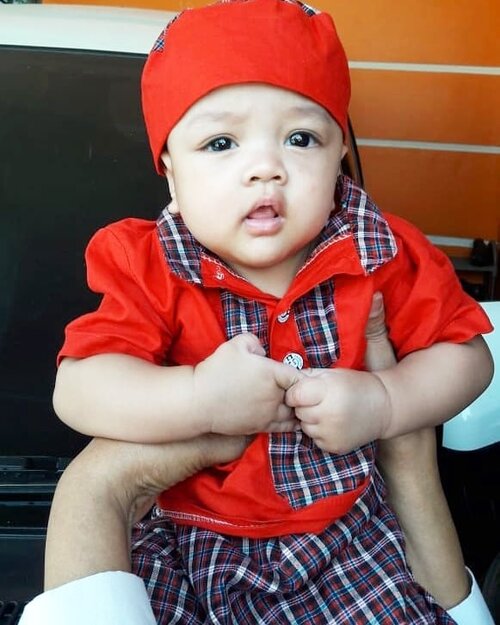 Sun, August 11th, 2019--- 🐏🐐🐪🐫🌴🕋 #HappyEidulAdha 1440 H ! #EidMubarrak ! 🕋🌴🐫🐪🐐 #ArtanabilRafisqyErlan (4 m.o) in #Babymoslemwear --- #red #kokobayi + #celanasarung #bayi . ----#clozetteid#moslemfamily#modestwear#modestfashion#Lebaranoutfit#ootd#4monthsbaby#myson#mybabyboy