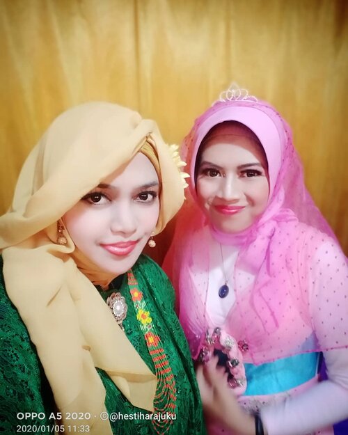 Here comes the #bride ... My lil #sista @ayu_farida13 . #HsppyWedding ya, Dear...❤️🤵👰🌹 #cousin#clozetteid #weddingdress#modestwear #modestfashion