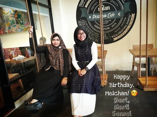 May 24th, 2017-- 🍰🎂🍰 Happy Birthday, Meichan @meilina_kurniawati !... Happy Milad... Otanjoubi omedetou gozaimasu! 😘💗 All the best for you... Keep being you!... Bersama kita kompak bagai Raisa & Isyana 😂😂😂 I'm so proud of you!🍰🎂🍰
-
-
-
-
-
-
#clozetteid #hootd #modestfashion #hijabstyle #khimar #leopard #birthdaygirl #birthdaywish