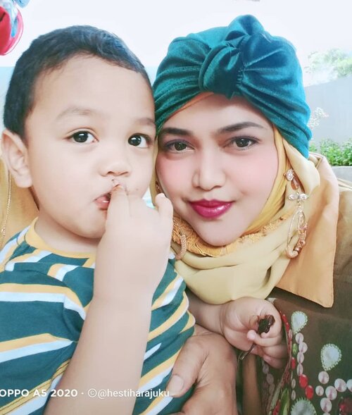 LATEPOST: Me & #MyBaby yang udah 2 taon ajaaah... 🤭✨ 
-
-
-
-
-
#turban 
#Momandson 
#clozetteid 
#parentinglife 
#toddler