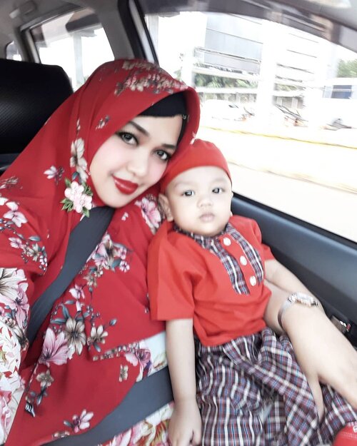 LATEPOST: Sun, Dec 22nd, 2019--- Bismillah... Went to  Pengajian At Taqwa RSPAD Gatot Subroto with Opa. We were in #red ! Yeay! ❤----#clozetteid#kokobayi #modestkawaii #modestwear#modestfashion #khimar#celanasarung#tartan#momandson