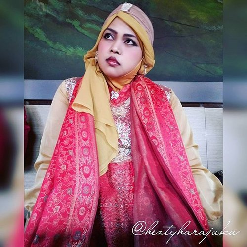 Friday, August 28th, 2015 ---- #MuslimahTraveler Day 3 : My brother 's engagement #modesty ceremony 💑💍💐 Our dresscode is #Red , the symbol of #celebration and #happiness . I wear my #anarkali #salwarkameez #Indiandress with #turban ---> designed by me. My Mom wears BatikHanbok, also my own design 💐💍💑#modestfashion #coveredstyle #ClozetteID #OOTD #hotd #hijabstyle #hijabi #hijabista #MuslimahIndonesia #HijabIndonesia #elegance #coveredstyle #India #fashion #style #ethnicstyle #bohostyle #headscarf #Indonesia #stylishtraveler  #travelgrammer