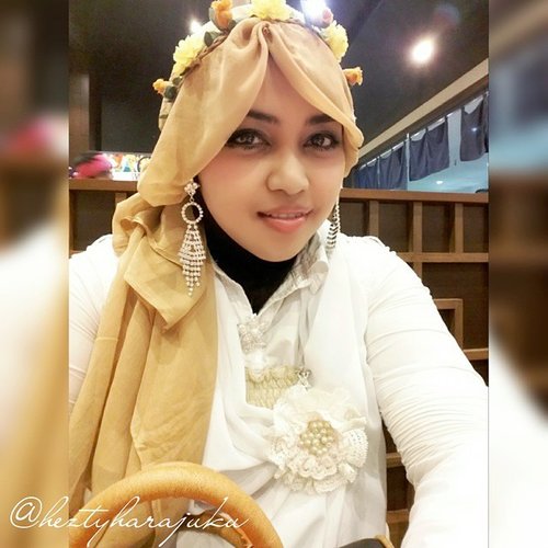 July 20th, 2015 🚘🚞🚗 #GoDiscover #ClozetteID #CordovaTravel #TravelinStyle 🚗🚞🚘 #heztyharajuku #JFashionJumpers #FashionCommunity #Jakarta #Indonesia in #hijabchallenge #ootd #hotd #fashion #style 🌸🍥🌸#instafashion #modestfashion #modesty #stylish  #scarf #headscarf #vintagestyle #vintagefashion  #eidholiday #kawaii  #Eid2015 🌸🍥🌸...white and beige kinda day... exploring #Japanese shopping mall  @aeonmallbsdcity as #stylishtraveler #travelvlogger. ...Welcome to Ramen Village #aeonmallbsdcity ! 😉