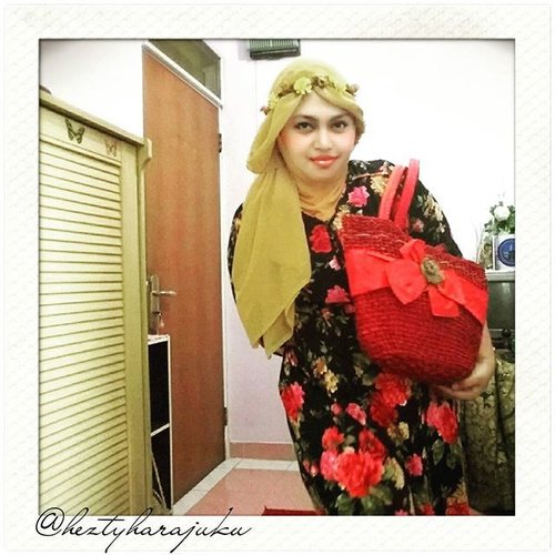 💖👄💖Kawaii Modest Fashion by #heztyharajuku #JFashionJumpers 💖👄💖My new #flower  #headband for #summer #fashion #style #accessories #ootd #clozetteid 🌻🍀🌻 #bungaaccessories #RED #TouchofRed #strawtotebag #modestfashion #coveredstyle #scarf #headscarf #muslimah #modesty #Indonesia #JakartaStreetStyle #vintagestyle #dollykei #DIY #thinkcreative @clozetteid