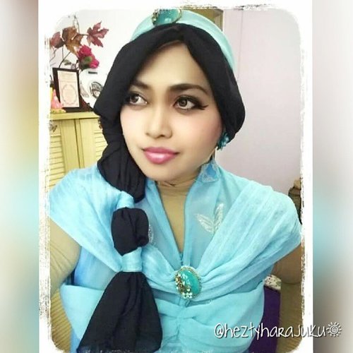 🎀🌹🎀#ClozetteID #GoDiscover #HijabFestive 🎀🌹🎀 @clozetteid #heztyharajuku from #jfashionjumpers #fashioncommunity #Jakarta #Indonesia . #inspired by #Disney #Aladdin #PrincessJasmine 🌹💖🌹#fashion #style #instabeauty #instafashion #glamour #scarf #headscarf #modesty #DisneyPrincess #turqoise #modestfashion #coveredstyle  #Tiara