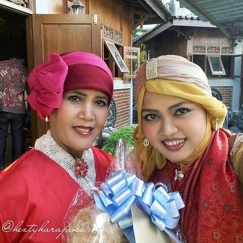 Friday, August 28th, 2015 ---- #MuslimahTraveler Day 3 : My #brother 's #engagement modesty ceremony 💑💍💐 Our dresscode is #Red , the symbol of #celebration and #happiness . I wear my #anarkali #salwarkameez #Indiandress with #turban ---> designed by me. My Mom wears Batik Hanbok, also my own design, & Papa wears #BatikTrusmi @ebatiktrusmi Cirebon. 💐💍💑#modestfashion #coveredstyle #ClozetteID #OOTD #hijabstyle #hijabi #hijabista #MuslimahIndonesia #HijabIndonesia #elegance #coveredstyle #India #fashion #style #ethnicstyle #bohostyle #headscarf #Indonesia #stylishtraveler  #travelgrammer