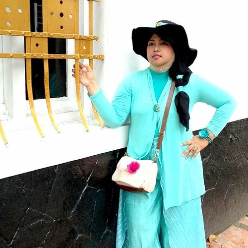 Fashion Diary @heztyharajuku April 17th, 2015... "Princess Jasmine goes to #ParisvanJava : #Bandung #streetstyle ☁👑❄| 👗 #turqoise #cardigan : @zaloraid #iwearzalora #zalorafashion #zaloramuslim | 👖#turqoise #PrincessJasminePants and #headscarf : @heztyharajuku | 👛 #beige #fur #slingbag : #bungaaccessories | 👒 #black #floppyhat : #haylozhopp | 👑 #PrincessJasmine #Tiara : @heztyharajuku | 😉 #clozetteid #ootd #hotd #fashion #style #modestfashion #coveredstyle