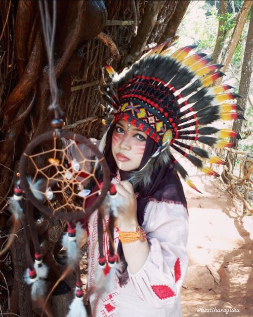 Wed, August 16th, 2017--- Theme : #Apache #Warrior #Princess 
#Photographer : @dewirahmawati29
Location : #Imogiri #PineForest #Yogyakarta
Model: #HestiHarajuku
Camera: #SamsungJ7Prime
#warbonnet : @waroeng_indian_apache -
-
-
-
-
-
-
#clozetteid 
#modestwear
#hijabtraveler
#hootd
#Indian
#Yogyatrip
#VisitYogya