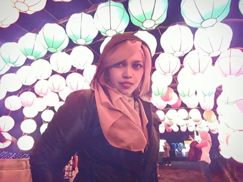 LATEPOST: Sat. April 29th, 2017--- 🌉🌙🌟☃🎉🎆 " When I see the light... "

#GirlsNightOut
#SaturdayNight at #TamanPelangJogja with my sis in law Dewi and my #JFashionJumpers sis Lia, both of them are #photographer. Eat #WedangRonde to make us warm in this cold night 🎆🎉☃🌟🌙
---
--- -
-
-
@clozetteid #clozetteid #fashion #hootd #style #VisitYogya #Yogyakarta #modestfashion #stylecovered #headscarf #hijabi #hijabstyle #hijabtraveler