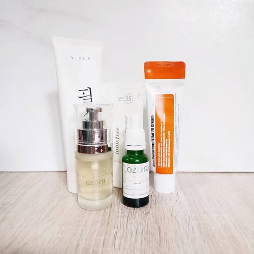 Yesterday's morning routine:

@vicle_cosmetic Peelsu Pure Cleansing Foam
@ozoraskincare Brightening Treaent Essence
@ozoraskincare Vitamin C Serum
@purito_official Sea Buckthorn Vital 70 Cream
@innisfreeindonesia Daily UV Protection No Sebum

#skincare #skincarecommunity #skincarejunkie #skincareaddict #skincareroutine #skincarelover #skincareritual #kbeauty #koreanbeautyproduct #kbeautyunicorns #kbeautyblogger #koreanskincare #kbeautycommunity #abcommunity #asianskincare #abskincare #abbeatthealgorithm #discoverunder5k #rasianbeauty  #beautyfavorites #skincareblogger #ozoraskincare #charis #charisceleb #peelsu #cleansingfoam #idskincarecommunity #clozetteid