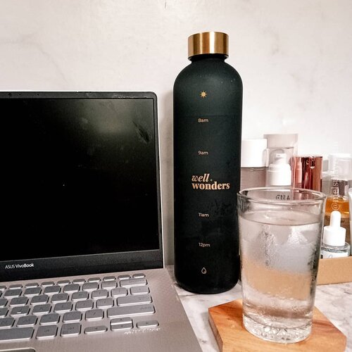 Happy weekend guys! Don't forget to drink enough water. Stay healthy, stay hydrated!...#hydrateyourskin #healthyliving #healthylifestyle #drinkwater #drinkingbottle #bottle #bottledwater #sustainableliving #stayhydrated #keephydrated #drinkingwater #igtopshelfie #itgtopshelfie #weekendvibes #slaytheflatlay #flatlaystyle #flatlayjournal #flatlaytoday #flatlayphotography #aesthetic #aestheticposts #aestheticallypleasing #ａｅｓｔｈｅｔｉｃ #BeauteFemmeCommunity #clozetteid  #hygge #slowlife #dirumahaja