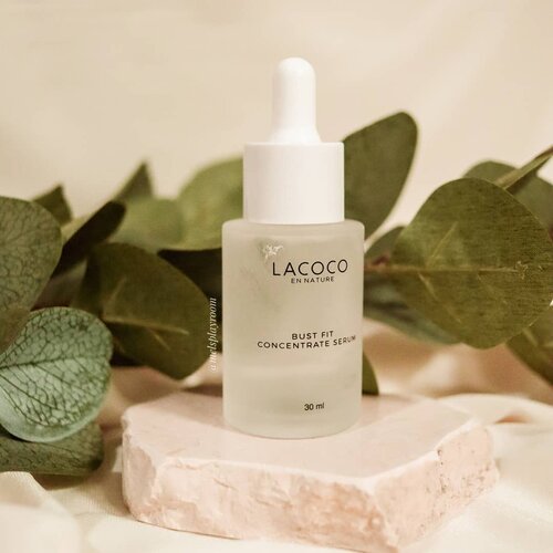 Hello, I'm back!

Minggu lalu aku hiatus dulu karena lagi bucin sama chinese drama dan emang lagi berasa super jenuh, so I was taking a break for a while sambil mencoba skincare2 baru. Salah satunya serum buat mengencangkan payudara dari @lacoco.id 

Kenapa aku mau coba #serumpayudara ini? Soalnya setelah menyapih, payudaraku jadi kendur dan nggak seindah masa gadis dulu. Agat nggak makin parah, aku merasa perlu banget mulai merawat aset kebanggaan wanita ini.

Pengalaman aku selama 2 minggu mencoba serum payudara Lacoco ini sudah kutulis di dalam feed. Semoga membantu buat teman2 yg mau merawat payudara. Ada yang pernah coba juga?
.
.
.
#beatthealgo #racunskincaremakeup #breastcare #mybeigelife #skincarereview #beigeaesthetic #shopmystash #beautyflatlay #textureshot #skincaretexture #texturetuesday #skincareflatlay #flatlaystyling #flatlayinspiration #skincareblog #flatlayphoto #igskincare #flatlayinspo #igtopshelfie #flatlayoftheday #ａｅｓｔｈｅｔｉｃ #melsplayroom #idskincarecommunity #clozetteid #abbeatthealgorithm #lacoco