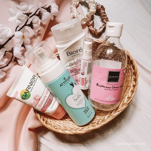 Yeay! Finally I can post my #mayempties and surprisingly I spent quite a lot items this month.

In frame:
@garnierindonesia sakura white pinkish radiant foam
@attitudeliving_id blooming belly natural foaming face cleanser (for pregnant woman)
@id.biore body foam bright lovely sakura
@pratista.official centella enrich serum
@scarlett_whitening shower scrub pomegrante
.
.
.
#skincareempties #skincareblogger #skincaredaily #facecare #selfcarethreads #skincarethread #skincareenthusiast #skincareessentials #cleansingfoam #igskincare #igtopshelfie #itgtopshelfie #skincareflatlay #beautyflatlay #flatlayoftheday #flatlaystyle #flatlaytoday #skincareobsession #skincareaddiction #skincarejunkie #skincarelover #aesthetic #aestheticallypleasing #idskincarecommunity #clozetteid #365inskincare #takecareofyourskin #beautefemmecommunity