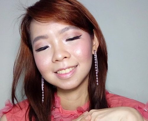 New makeup tutorial on youtube! Kali ini aku bikin makeup dengan tema FROSTY PINK! Gimana menurut teman2?

Yang mau tau tutorialnya, cuss ke channel aku yuk:

bit.ly/yt-frostypink

#wintermakeup #beautyblogger #beautybloggerindonesia #indonesianbeautyblogger #beautiesquad #beautycollabid #beautygoersid #indobeautysquad #kbbvfeatured #jakartabeautyblogger #bloggerperempuan #kumpulanemakblogger #bloggirlsid #smartbeautycom #beautysocietyid #indonesianfemalebloggers #beautychannelid #BEnthusiastindo #beautyenthusiastindo #itsbeautycommunity #mombloggercommunity #melsplayroom #clozetteid #beautynesiablog
