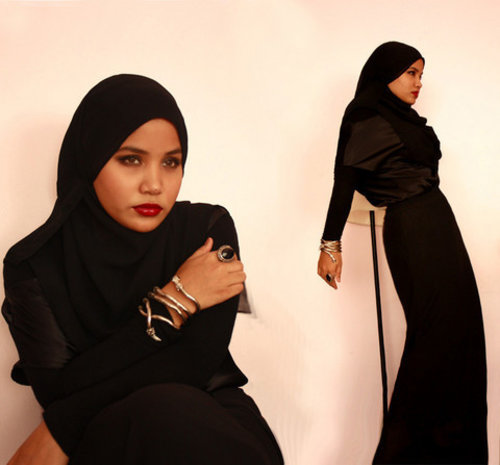  Next Black Satin Top, Mekah Black Headscarf, Chamelon Ring, Chamelon Snake Cuff, Vintage Long Skirt