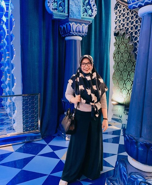 I am not feeling blue right now, blue is just another favourite colour — representing the deepened need of peace and harmony.

Cause harmony keeps you grounded, while peace keeps you staying calm no matter what life brings 💙

———
#blue #feeling #innerpeace #staycalm #harmony #quotes #quoteoftheday #libra #libragirl #hijabblogger #hijab #50shadesofblue #clozetteid