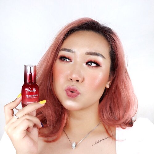 hi lafs, belakangan ini aku lagi coba Red Energy Recovery Serum dari @mamondeindonesia, suka sama hasilnya bikin kulit jadi glowing! serum ini bagus buat regenerasi kulit dan nyeimbangin kelembaban kulit kita. aku pakainya bareng sama rose water tonernya. yuk buat yang kepo langsung cobain dan dapetin kulit glowing dan halus kayak aku hanya dalam 5 hari aja✨oh iya kalian bisa beli produk mamonde di Lazada lho, yuk kunjungi Mamonde Flagship Store sekarang juga. #MamondeIndonesia #RedEnergyRecoverySerum