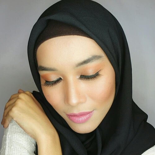 Jadi ceritanya abis cobain diy ringlight buatan suami. Dan hasilnya lumayan juga 😍.#ClozetteID
