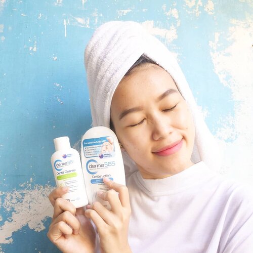 Setiap ke @guardian_id pasti aja selalu nemuin produk yg menarik perhatian. Seperti produk eksklusif brand Guardian: Derma 365, Happy Mask, Botaneco Garden Organic, Beyoutiful Makeup Tool dan produk brand Guardian sendiri.Aku pun dibuat kalap dan borong banyak karena harganya yg terjangkau. Setelah beberapa hari ini pakai, hasilnya pun cukup amaze karena kualitas produknya yg ternyata bagus dan favorite banget.Produk terfavorit aku yaitu rangkaian skincare Derma 365 karena produknya yg multifungsi. Selain itu formulanya yang bebas dari sabun, pewarna, pengharum, paraben, lanolin, bahan hewani & mineral oil. Cocok untuk semua jenis kulit termasuk kulit kering dan sensitif sekalipun ❤.@clozetteid #GuardianXClozetteID #KeGuardianYuk #ClozetteID #ClozetteIDReview #Derma365 #BotanecoGarden #HappyMask