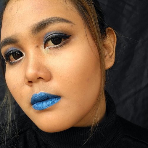Colored ! 
Lip and Eyes 👉👉 @micastudioseries Ultra Pigment Matte Liquid Lipstick in Electric Blue 
#clozette #clozetteid #clozetter #makeup #beauty #lipstick #mineralbotanica
#mineralbotanicastudioseries #indonesianbeautyblogger #beautyblogger #beautybloggerid #bloggerindonesia