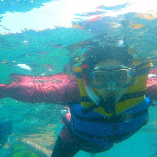 #snorkling #latepost #PulauMacan #KepulauanSeribu #wonderful_places #kesiniyuk #tripparadise #likesforlikes #clozetteid #clozzetedaily #hijabtraveller