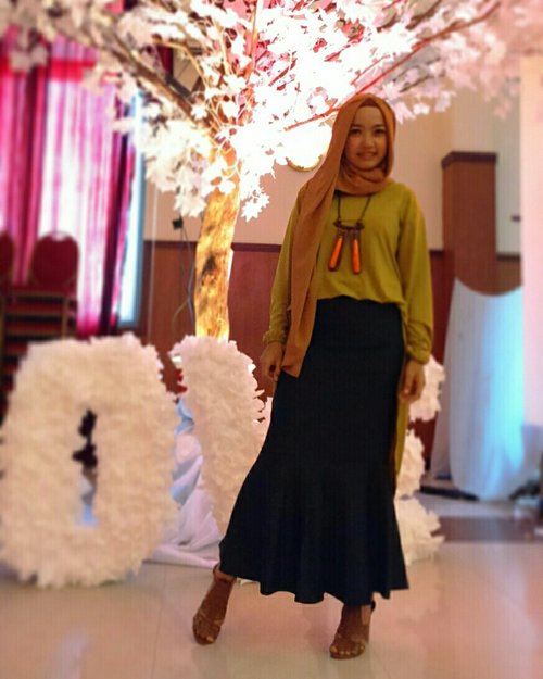 ❤ my outfit#ClozetteId #clozetter #hotd #style #singing #weddingevent #weddingparty #hijabfashion #modesthijab #instalook #look #instalike #instapict #fashion #skirtmermaid #kalungetnik 