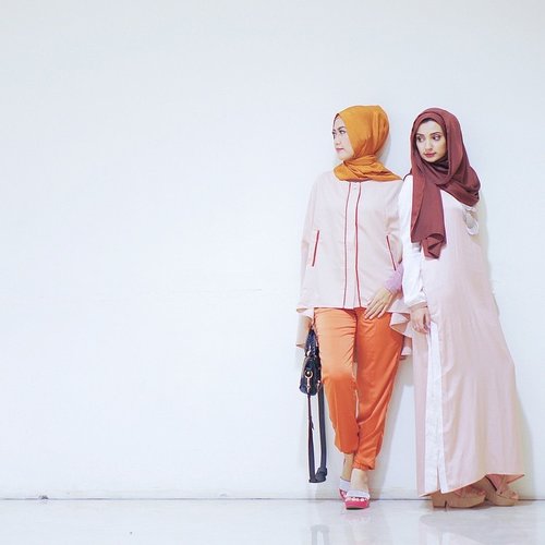 Time goes by so fast, people go in and out of your life. Don't miss the opportunity to tell these people how much they mean to you. 😘😘 #ElhasbuStyle #HijabDay2015 #ClozetteId #TapForDetails