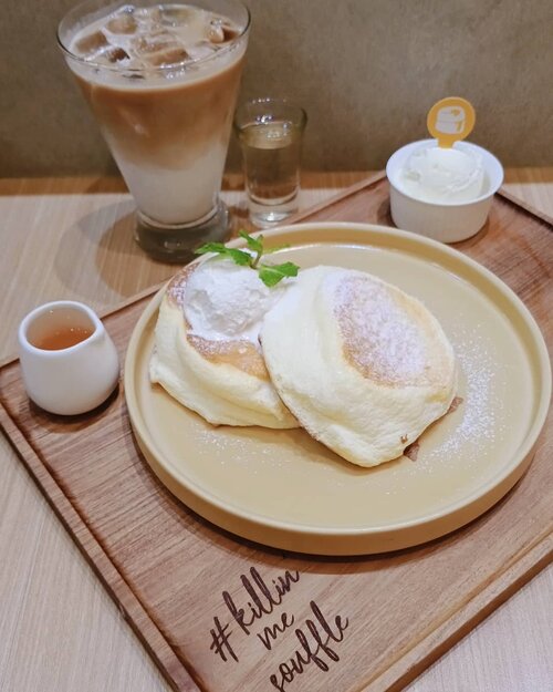 Kirain orang- orang lebay. Ternyata beneran enak BANGET dong rasanya 🤩•Original pancake + ice latte from @panco.id •#Clozetteid