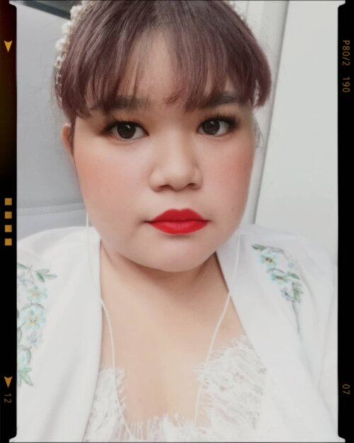 Judulnya : Foto dibuang zheyeng 😋😝 #clozetteid #theshonet #theshonetinsiders #boldlip #boldlashes #blackismycolor #burgundyhair ##naturallycurly #curlyhair #curlynaturalhair #curlyhairstyles #curlyhairroutine #curlygirl #redlips #boldmakeup #Retromakeup #retroinspiredmakeup #1920makeup