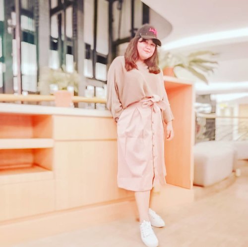 #ootd picture taken by @jennitanuwijaya who hates my hat so much 😂 (swipe to see the hat LOL)
#Clozetteid

#ootdindo #outfitoftheday #lookoftheday #fashion #fashiongram  #clothes #wiw  #instafashion #outfitpost #ootdfashion  #ootd #todaysoutfit #fashiondiaries  #bhfyp