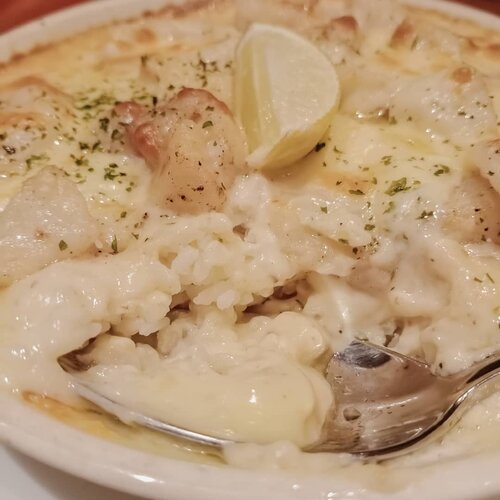 Zoom in : baked creamy rice with seafood and mozarella cheese from @popolamamaindonesia ❤

#Clozetteid #bloggerruangtunggu  #foodie #foodstagram #foodgawker  #kulinerjakarta #foodporn #foodstagram  #foodgasm #mouthgasm  #food52 #foodtruck #foodpic #jktgo #manualjkt #jakartafoodbang #jktfoodbang  #jktfood  #tasyaeats #foodphotography #tasyaeats #eggporn #foodporn #foodgasm #mouthgasm