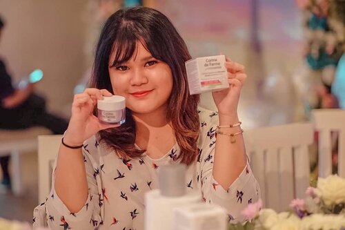 At the launching of @corinedefarme_id  newest product launching with @beautyjournal ! ❤ 
#corinedefarmeid #itsmynature #moisturizer  #corinedefarmexbeautyjournal  #corinedefarme #beautyjournal #beauty  #instamakeup #skincareproduct #wakeupandmakeup #beautyblogger #skincare #instagood #instabeauty #hairstyle  #ilovemakeup #clozette #clozetteid  #facialtreatment #healthyskin #bareface