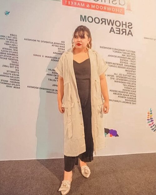 #throwback to #JFW2019 EVENT. Photo taken by @budiartiannisa 📷📸🌼❤️ #jfw2019 #ootd #ootdindo #outfitoftheday #lookoftheday #fashion #fashiongram  #outfit #clothes #wiw #envywear #instafashion #outfitpost #fashionpost #todaysoutfit #fashiondiaries #clozetteid  #bloggerceria #jfw2019 #jfw #imwearingtia #wearejfw #wearejfw2019